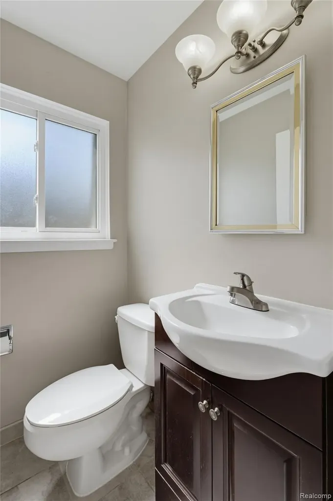 3173 Hedge Drive Sterling Heights City MI 48310