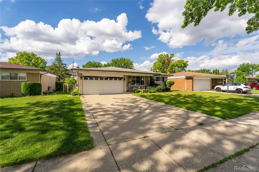 3173 Hedge Drive Sterling Heights City MI 48310