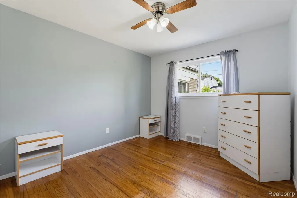 3173 Hedge Drive Sterling Heights City MI 48310