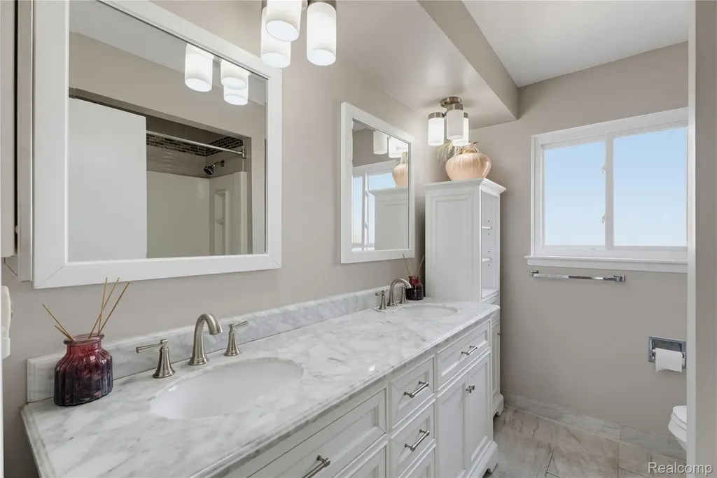 3173 Hedge Drive Sterling Heights City MI 48310