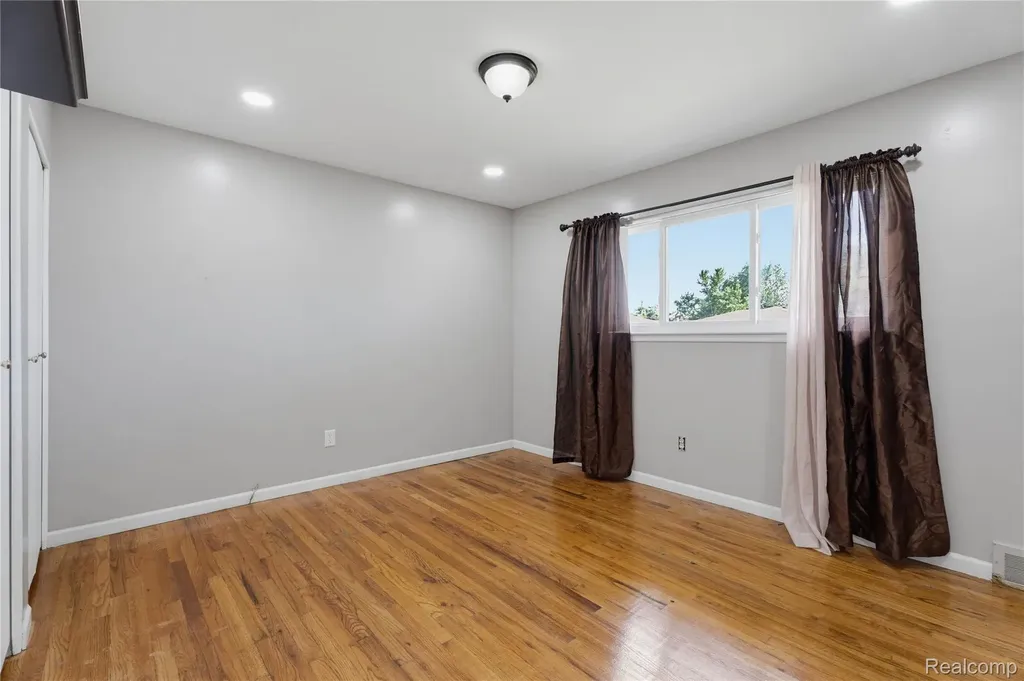3173 Hedge Drive Sterling Heights City MI 48310