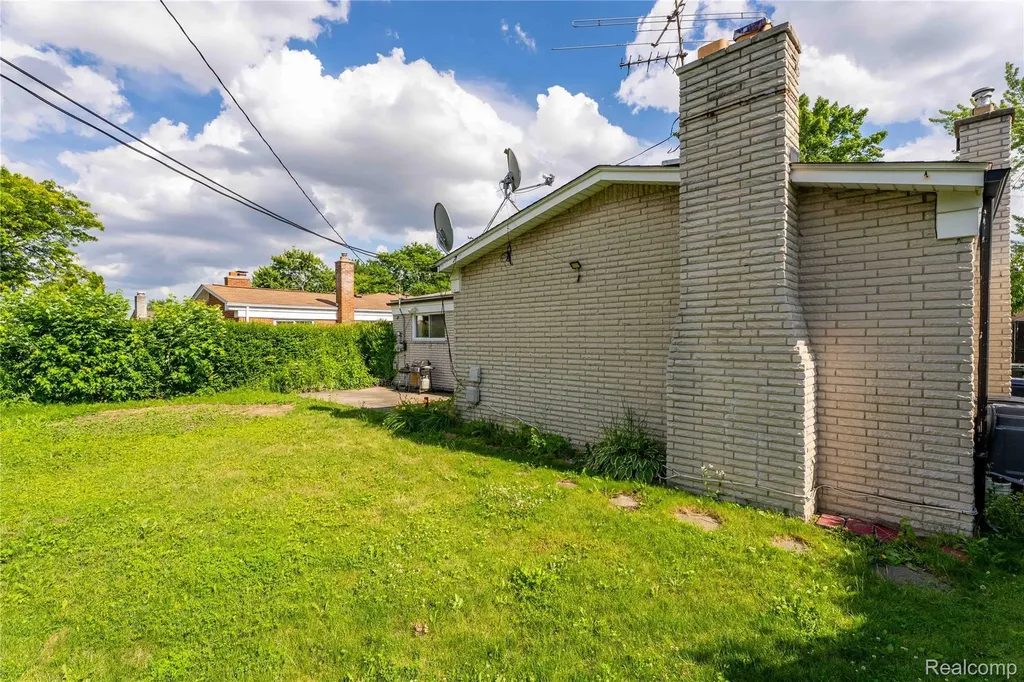 3173 Hedge Drive Sterling Heights City MI 48310