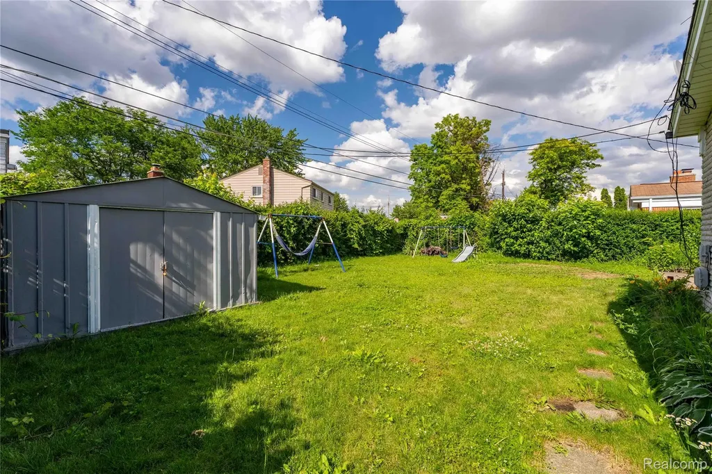 3173 Hedge Drive Sterling Heights City MI 48310