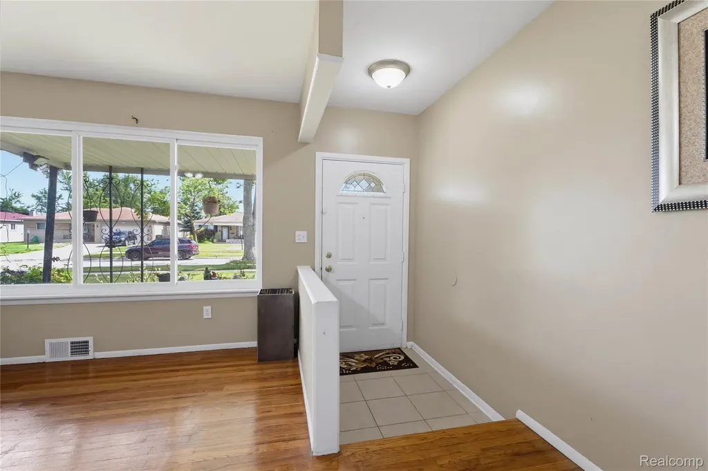 3173 Hedge Drive Sterling Heights City MI 48310