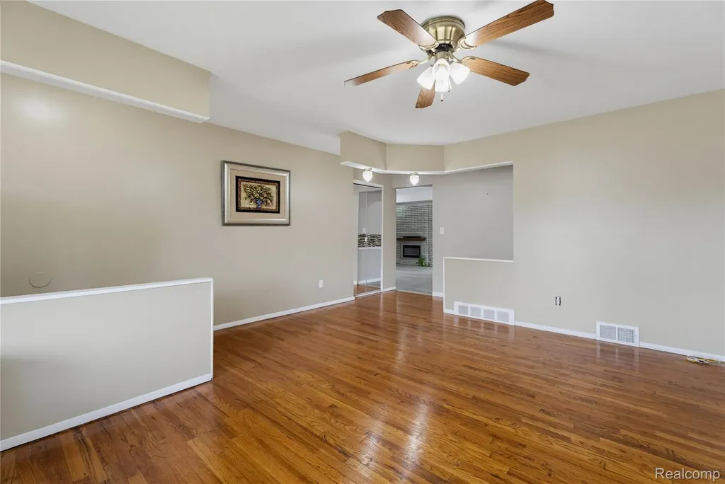 3173 Hedge Drive Sterling Heights City MI 48310
