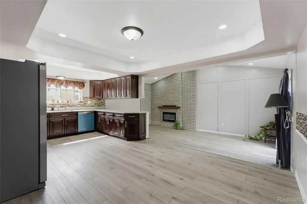3173 Hedge Drive Sterling Heights City MI 48310