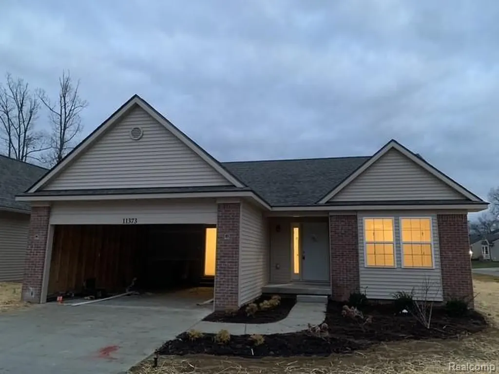 11449 Hidden Oaks Drive Vienna Charter Township MI 48420