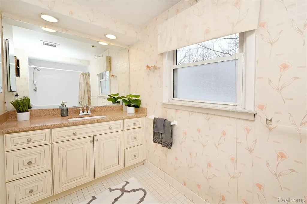 1850 Dorchester Road Birmingham City MI 48009
