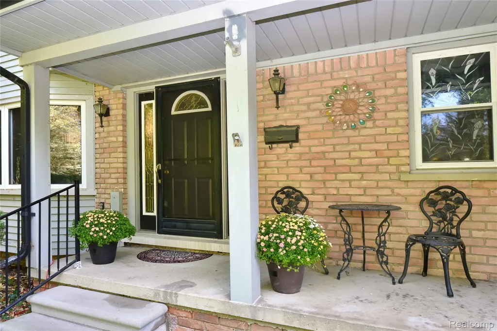 1850 Dorchester Road Birmingham City MI 48009