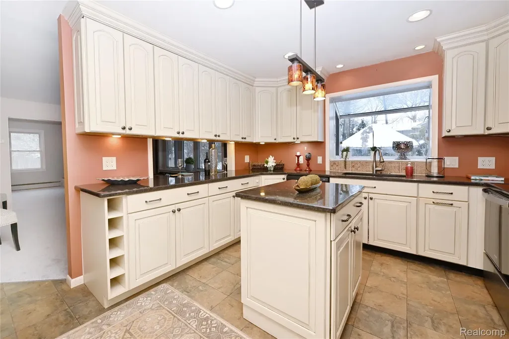 1850 Dorchester Road Birmingham City MI 48009