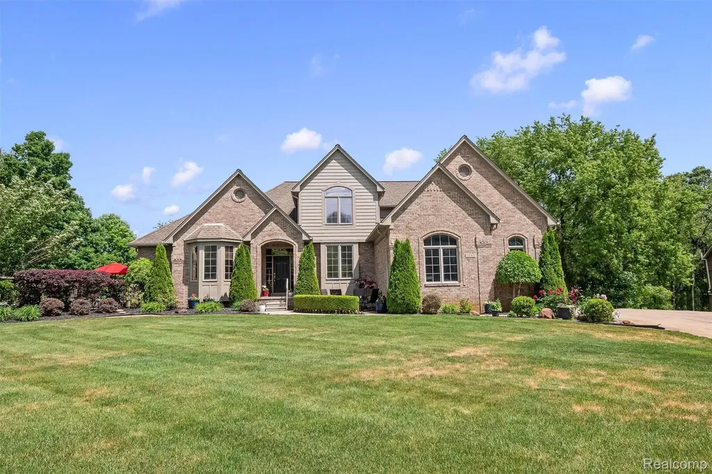 68960 Silver Fox Lane Washington Township MI 48095
