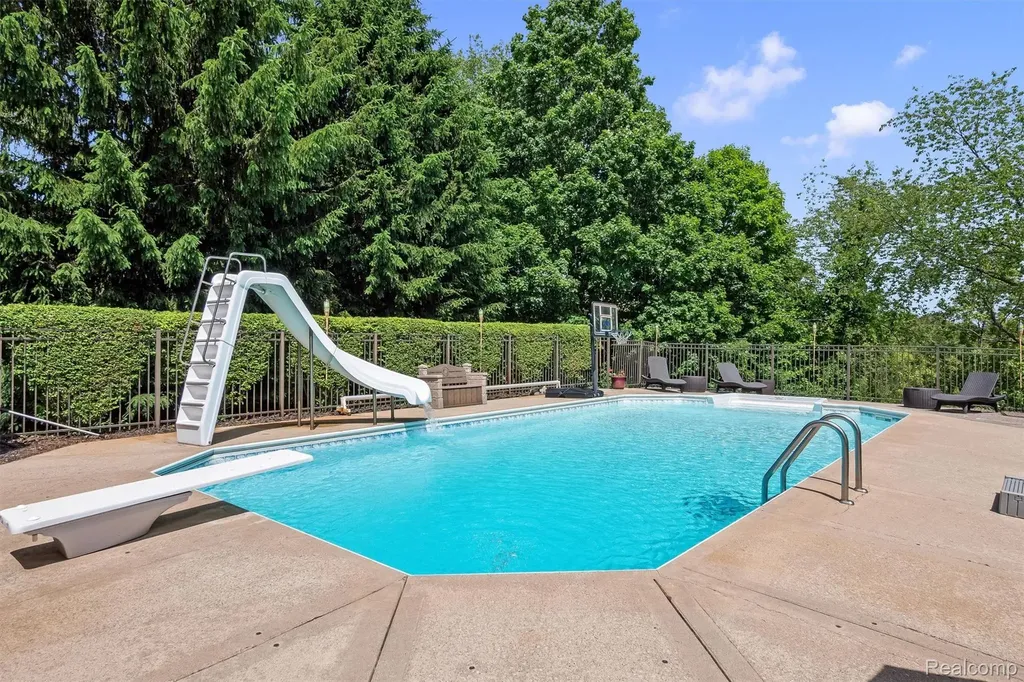 68960 Silver Fox Lane Washington Township MI 48095