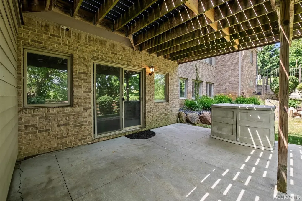 68960 Silver Fox Lane Washington Township MI 48095