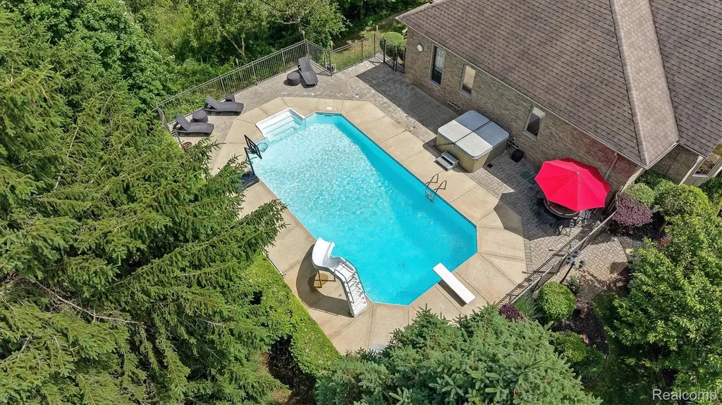 68960 Silver Fox Lane Washington Township MI 48095