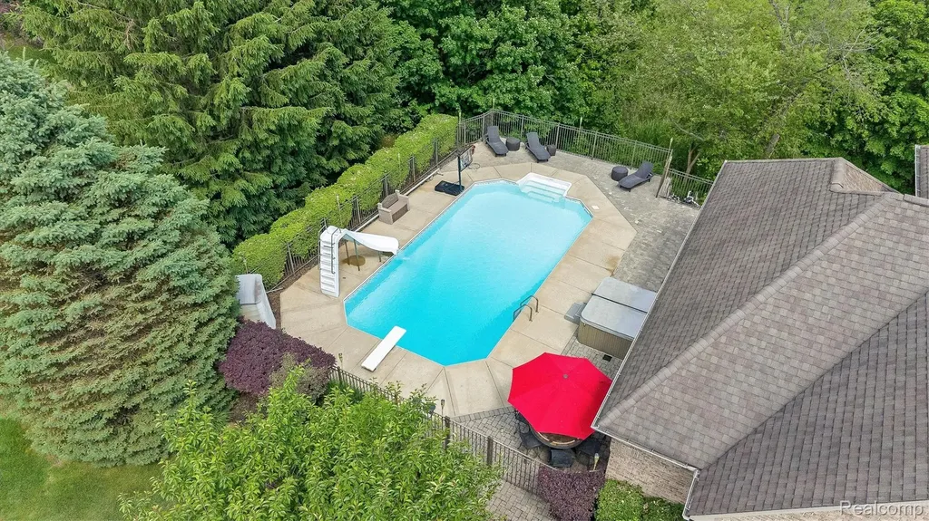 68960 Silver Fox Lane Washington Township MI 48095