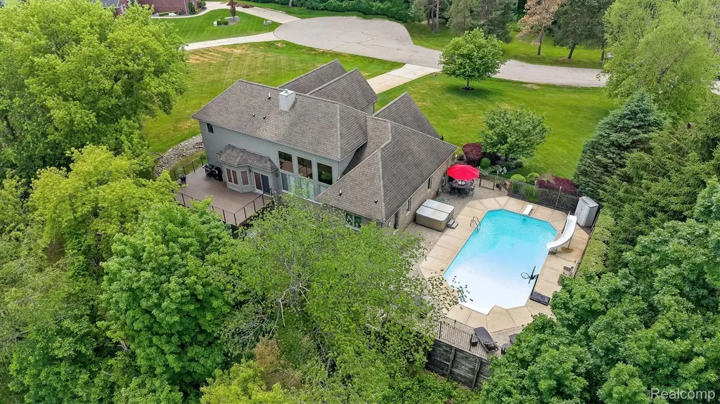 68960 Silver Fox Lane Washington Township MI 48095