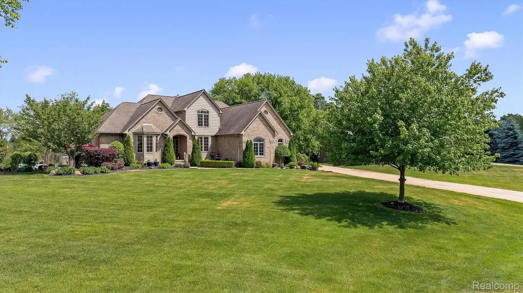 68960 Silver Fox Lane Washington Township MI 48095