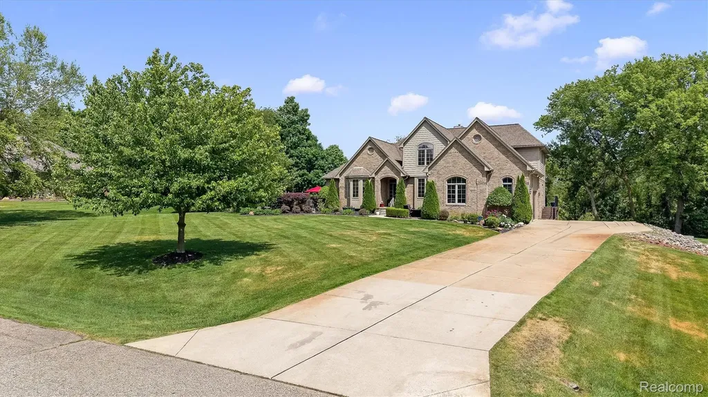 68960 Silver Fox Lane Washington Township MI 48095