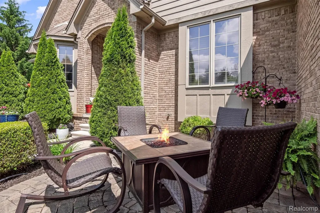 68960 Silver Fox Lane Washington Township MI 48095