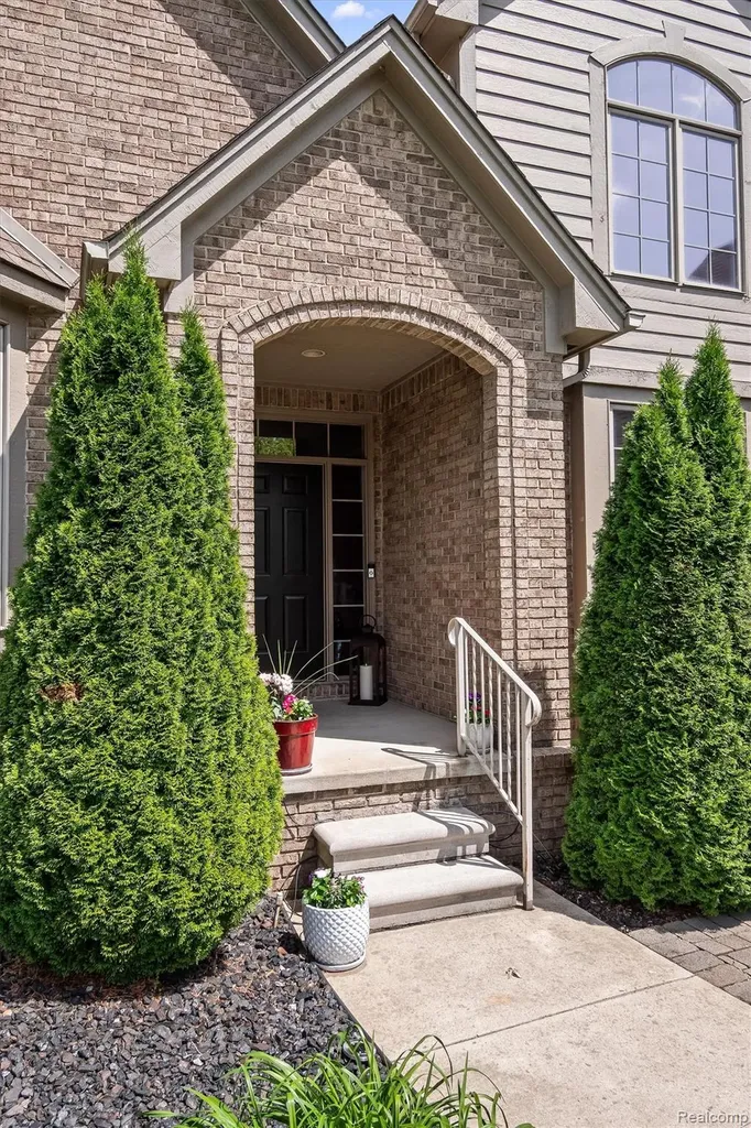 68960 Silver Fox Lane Washington Township MI 48095