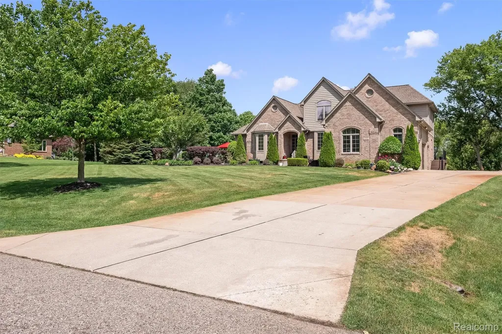 68960 Silver Fox Lane Washington Township MI 48095