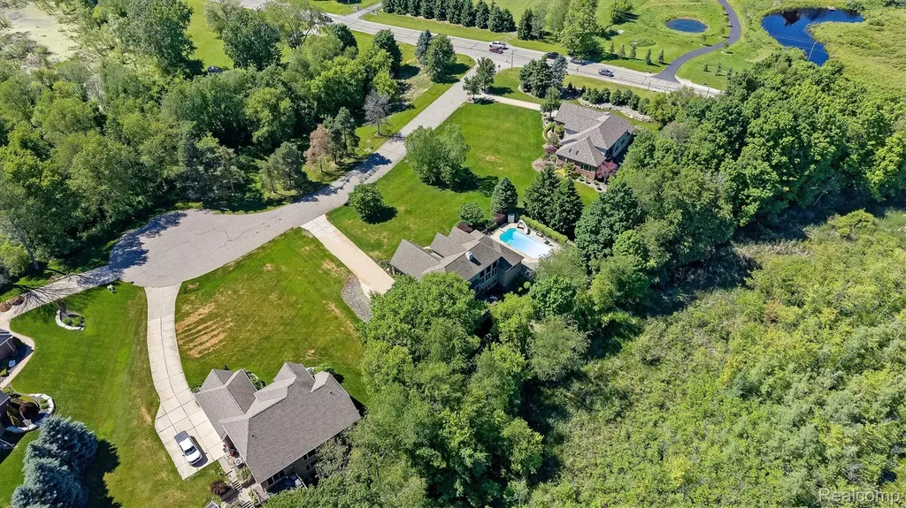 68960 Silver Fox Lane Washington Township MI 48095