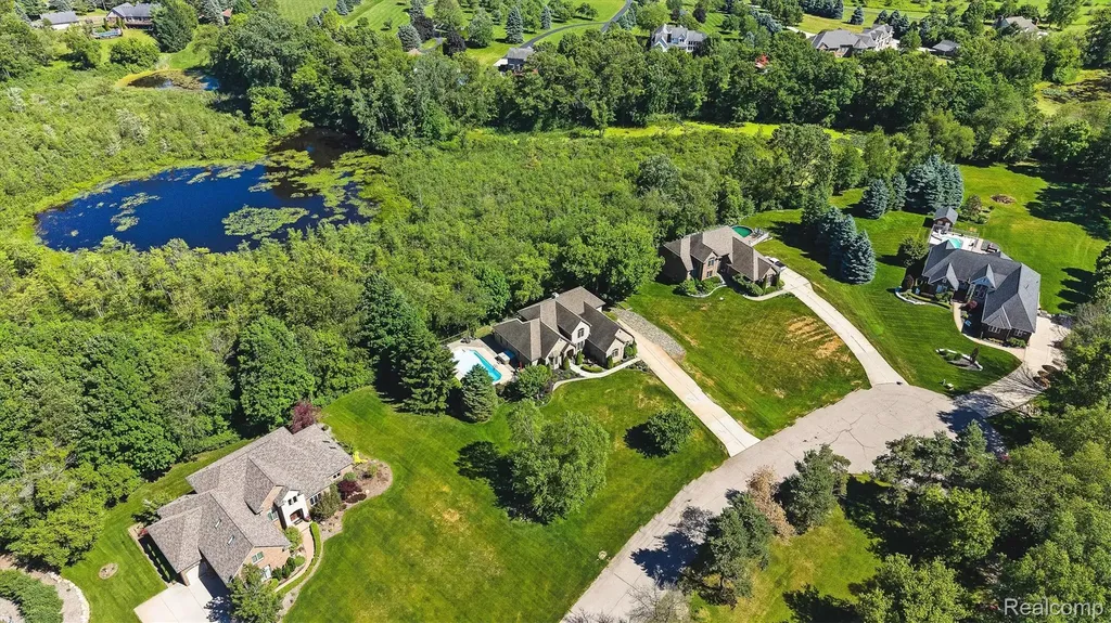 68960 Silver Fox Lane Washington Township MI 48095