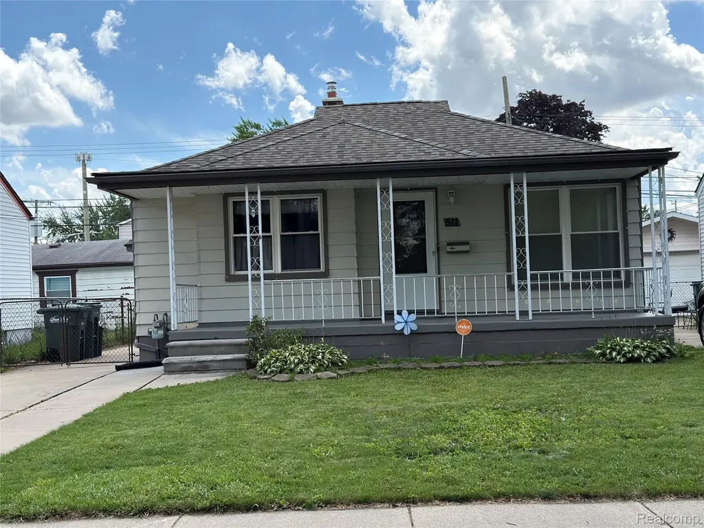 511 Detroit Avenue Lincoln Park City MI 48146