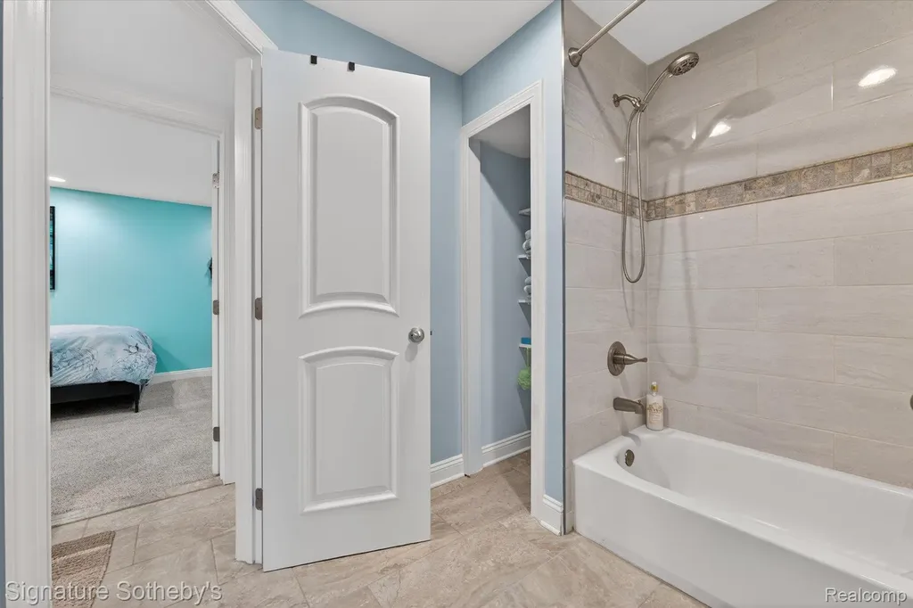 30650 Lahser Road Beverly Hills Village MI 48025
