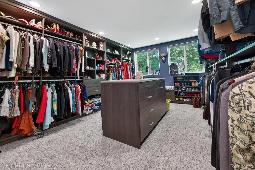 30650 Lahser Road Beverly Hills Village MI 48025