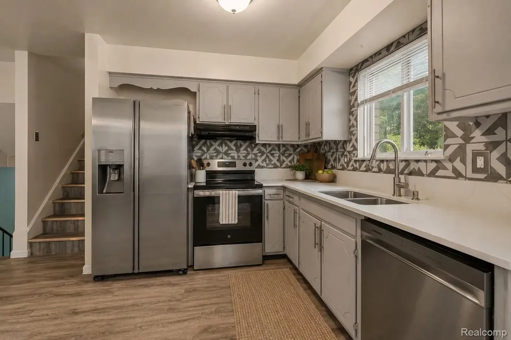 33828 Stonewood Drive Sterling Heights City MI 48312