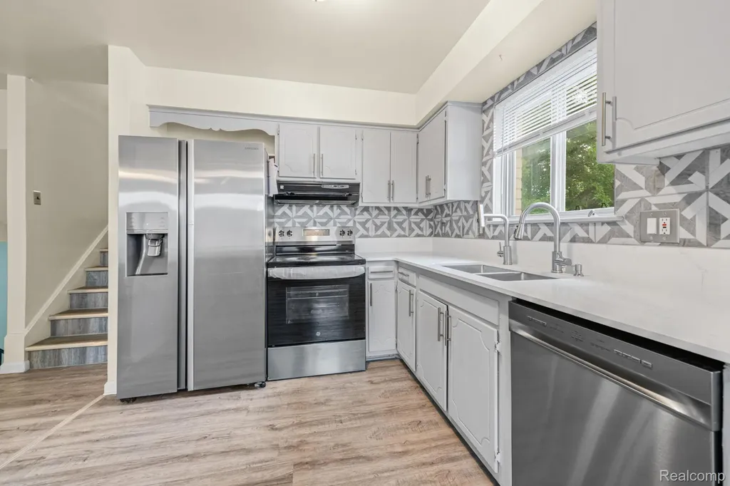 33828 Stonewood Drive Sterling Heights City MI 48312