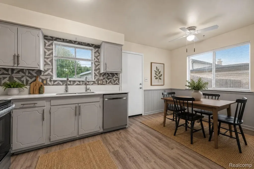 33828 Stonewood Drive Sterling Heights City MI 48312