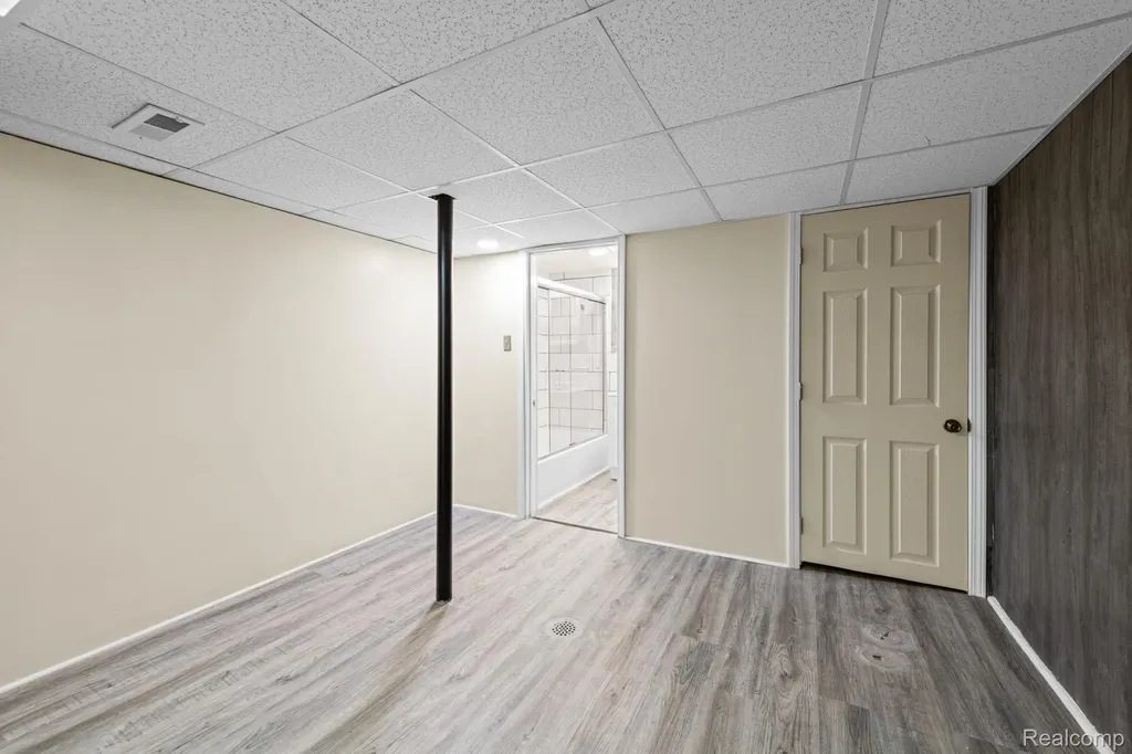 33828 Stonewood Drive Sterling Heights City MI 48312