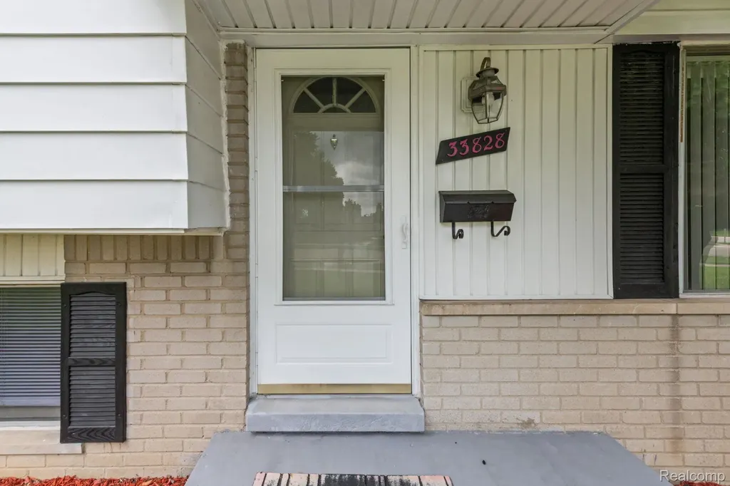 33828 Stonewood Drive Sterling Heights City MI 48312
