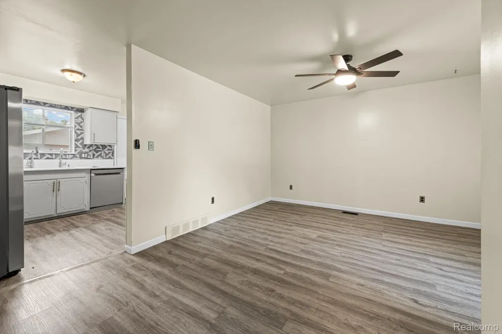 33828 Stonewood Drive Sterling Heights City MI 48312