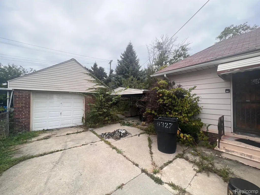 9327 Cloverlawn Street Detroit City MI 48204