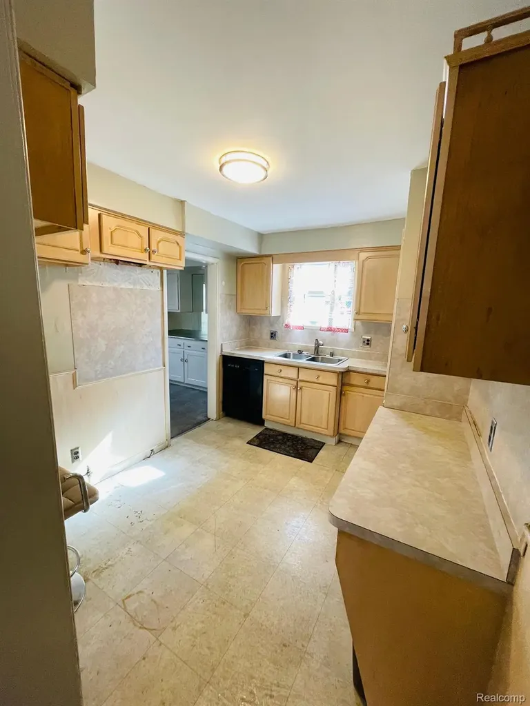 9327 Cloverlawn Street Detroit City MI 48204