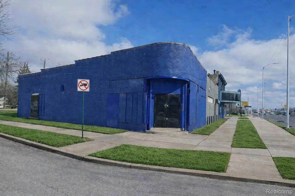 12701 Gratiot Avenue Detroit City MI 48205
