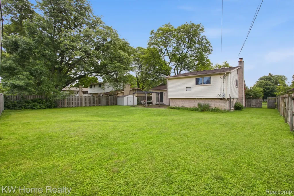 19700 Northbrook Drive Southfield City MI 48076