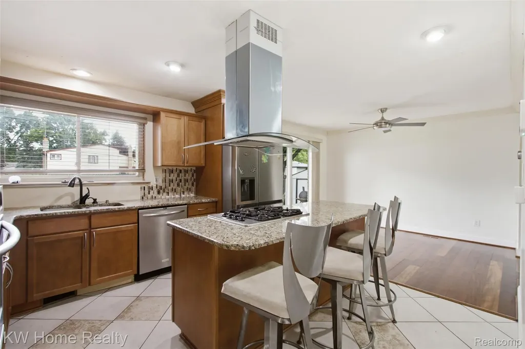 19700 Northbrook Drive Southfield City MI 48076