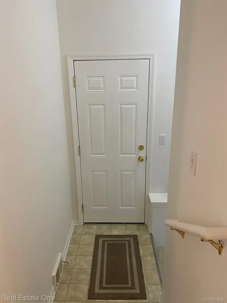 12147 Rockland Redford Charter Township MI 48239