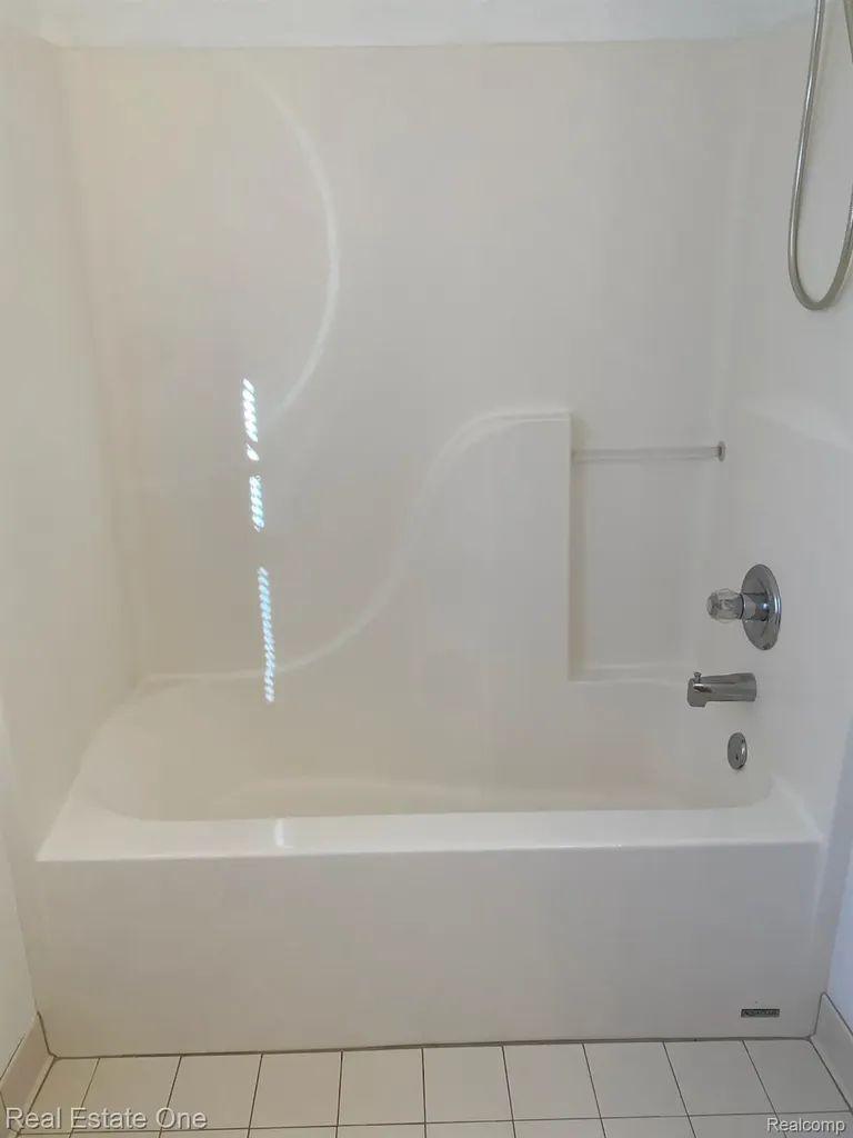 12147 Rockland Redford Charter Township MI 48239