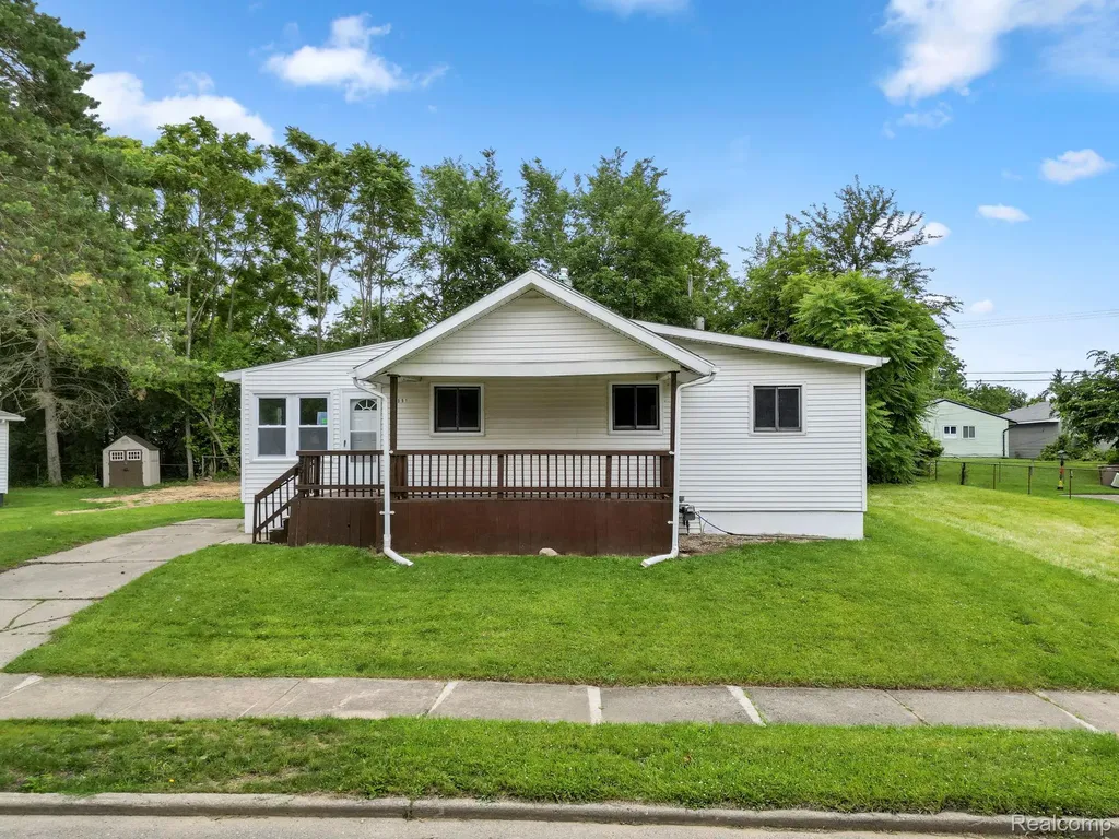 551 Nebraska Avenue Pontiac City MI 48341