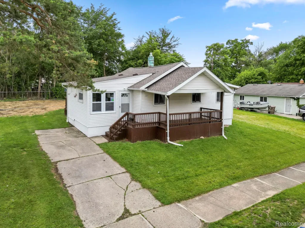 551 Nebraska Avenue Pontiac City MI 48341