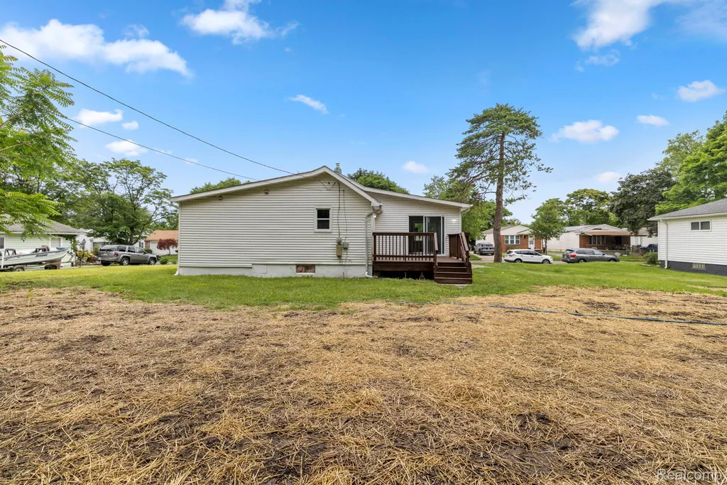 551 Nebraska Avenue Pontiac City MI 48341