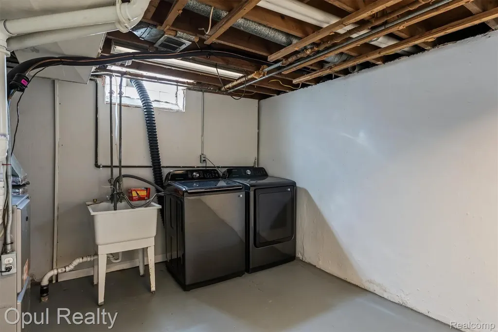7799 Gary Avenue Westland City MI 48185