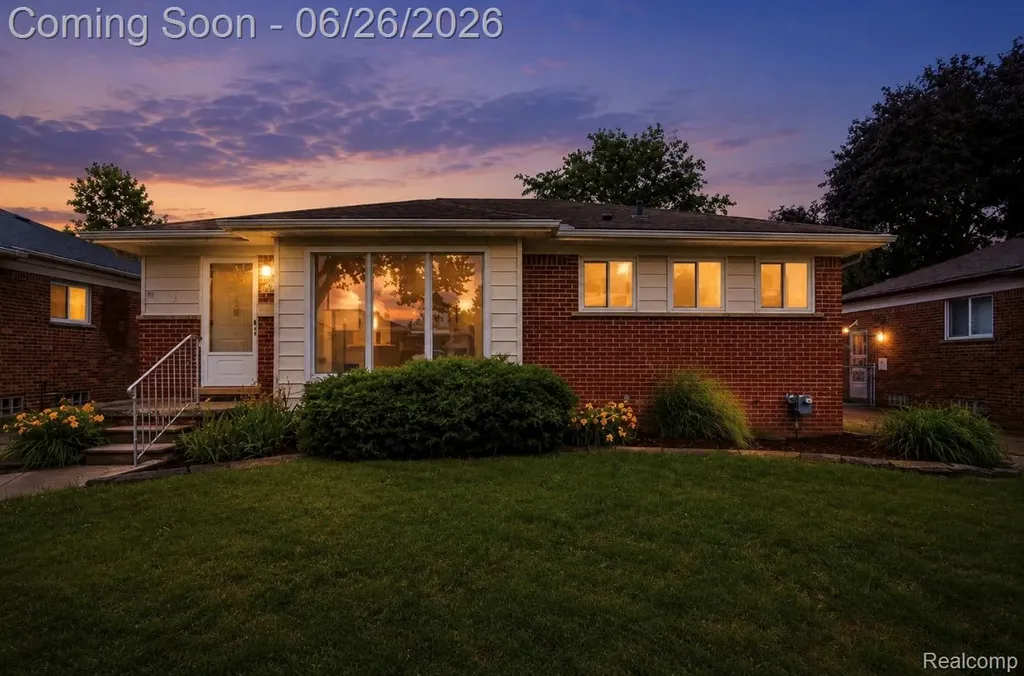 25718 Harmon Street St. Clair Shores City MI 48081