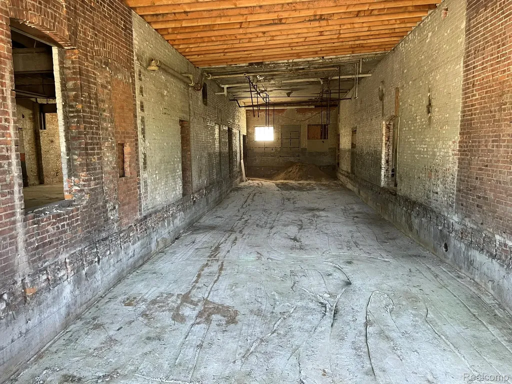 619-635 East Washington Jackson City MI 49203