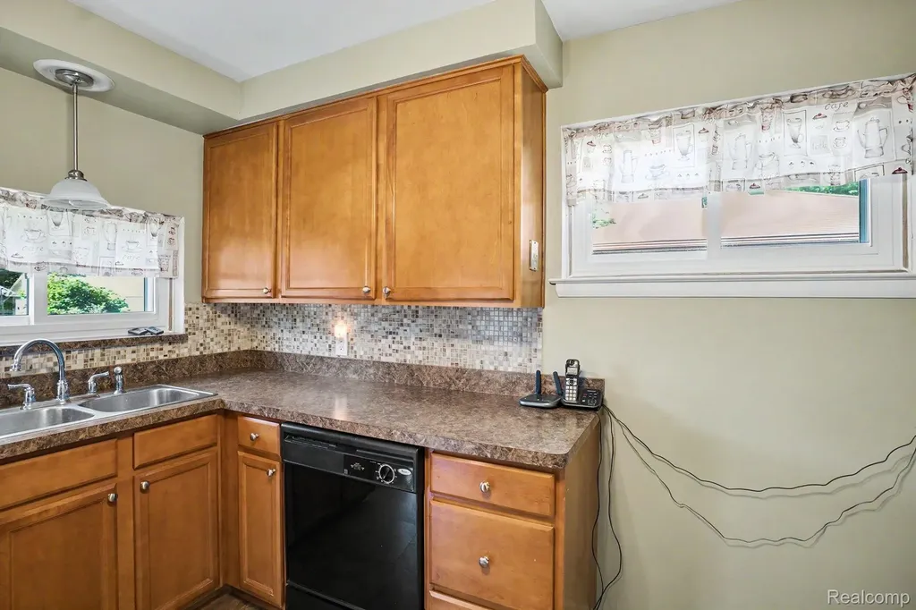 1209 Massoit Road Clawson City MI 48017